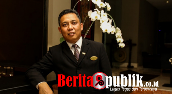 General Manager Hotel Santika TMII Jakarta, Ricky Rimbawan