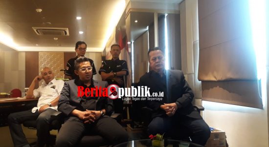 Pengamat Politik, Tubagus Adi menggelar Konfrensi Pers di Hotel Park