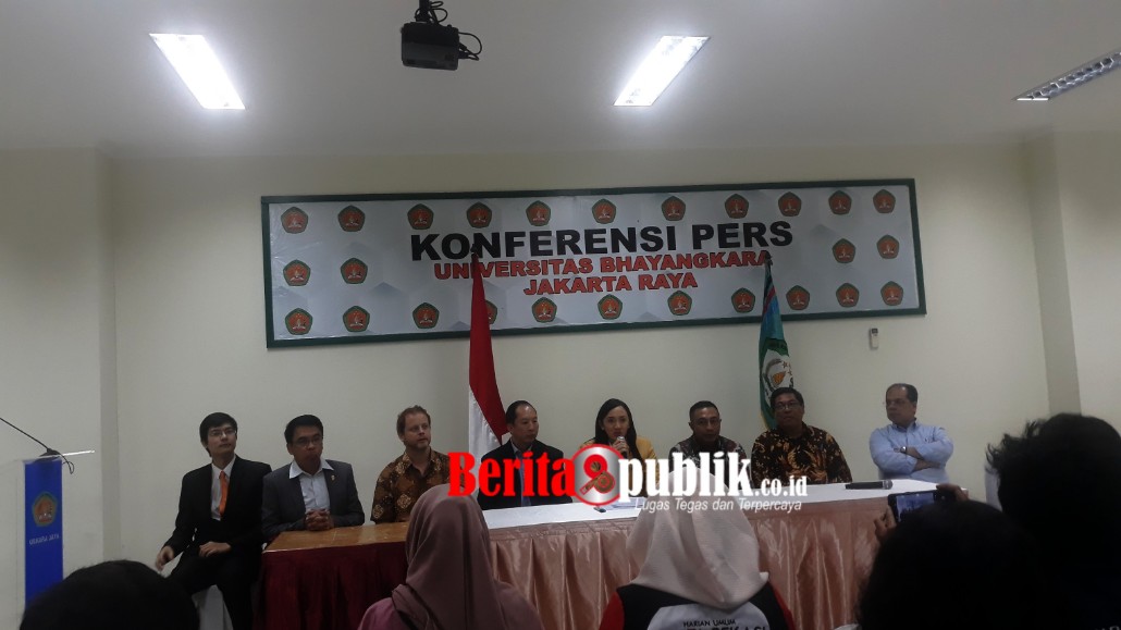 Konfrensi Pers bersama Akademisi dari 7 Negara antara lain, antara lain, Prof. Dr. Abu Bakar Munir dari University Malaya, Malaysia, Prof. Dr. Hermawan Sulistyo dari Kepala Pusat Kajian Keamanan Nasional Universitas Bhayangkara, Tamra.H.Greig dari US Embassy Deputy Principal Officer, Dr. Jiow Hee Jhee dari Singapore Institute of Technology, Pastor Argualles Jr, Ph.D dari Universitas Perpetual Help System The Philippines, Dr. Aksel Tomte dari University of Oslo Norwegia dan Dr. Do Giang Nam dari Vietnam National University.