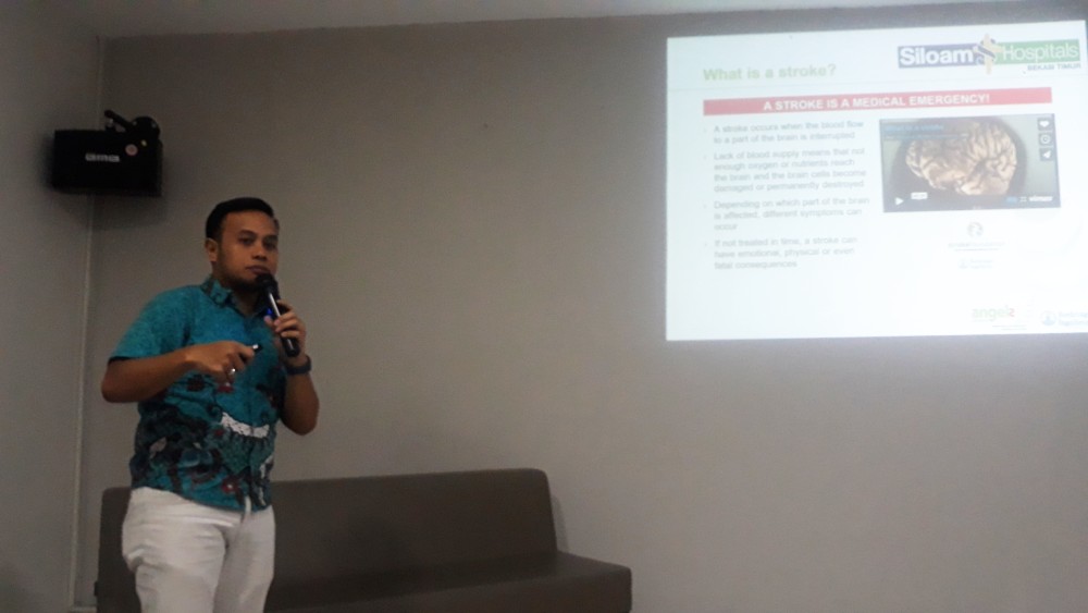dr. Rezy Sesareza.
