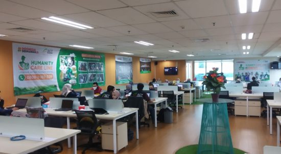 Layanan Hummanity Careline Berjalan Sejak 27 April 2020 di Wilayah Kota & Kabupaten Bekasi. Kapasitas Layanan sebanyak 1,5 Ton Beras setiap hari, Program ini akan memenuhi Kebutuhan Pangan untuk 300 Kepala Keluarga (KK) setiap harinya atau masing-masing 150 KK, Kamis, (30/4).