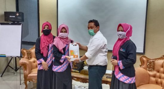 Foto Caption: Balai Besar Peningkatan Produktivitas (BBPP) Bekasi bekerjasama dengan Ikatan Pengusaha Muslim Indonesia (IPEMI) Kota Bekasi Helat Pemberdayaan Masyarakat, Kamis, (14/5).