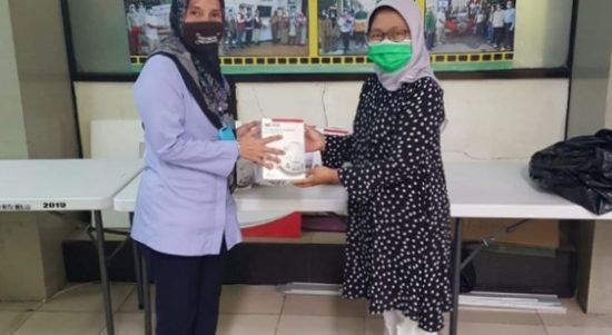 Foto Caption: PDAM Salurkan Paket Sembako dan Zakat Fitrah Melalui Baznas, Selasa, (19/5).
