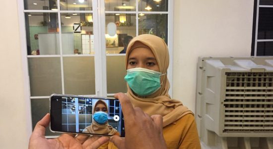 Kepala Bidang Kepesertaan dan Pelayanan Peserta BPJS Kesehatan Cabang Bekasi, Zuamah, saat kegiatan Ngopi bareng JKN bersama media di Bandar Djakarta, Jumat, (25/9).