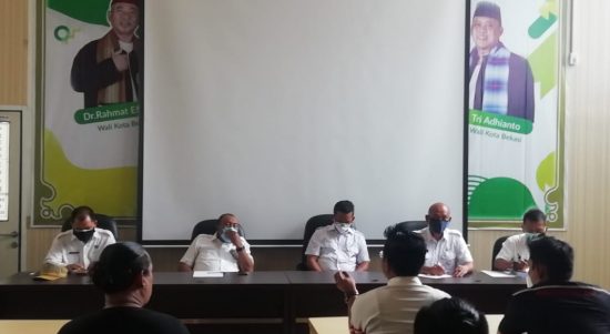 Revitalisasi Empat Pasar, Disoal, Selasa, (29/9).