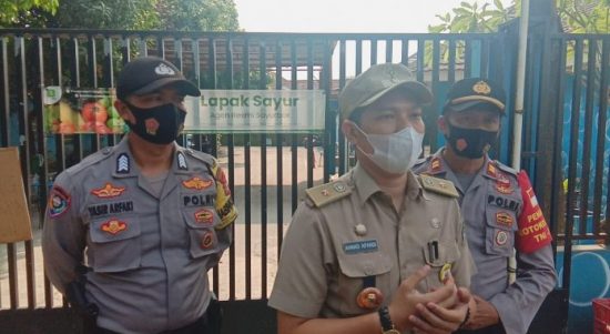 (Tengah), Lurah Jatirangga, Ahmad Apandi, Selasa, (8/9).