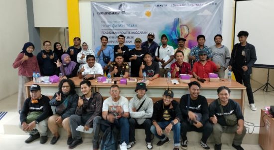 Forjas Gelar FGD Pendidikan Politik Anggaran dan Kebijakan untuk Jurnalis pada Pemerintah Daerah di Gedung Creative Center Bekasi, Senin, (24/10).