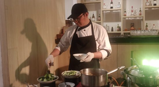 Foto Caption : All You Can Eat Asian Food Journey khusus di hari Jumat. Menawarkan 7 menu makanan Negara di Asia, Jumat, (11/8), Foto: (Nia/Len)